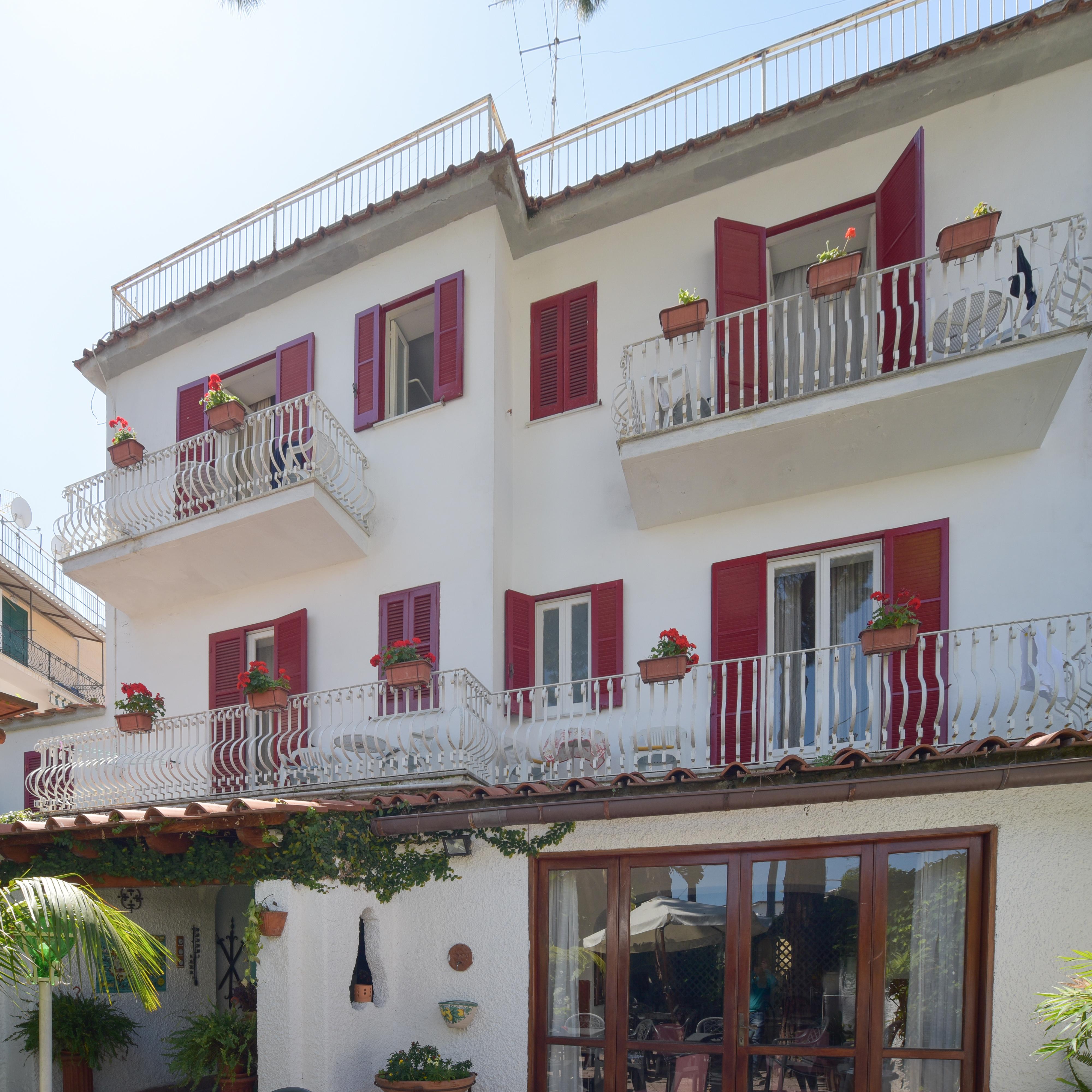 Charme Hotel La Villa Tina Isquia Exterior foto