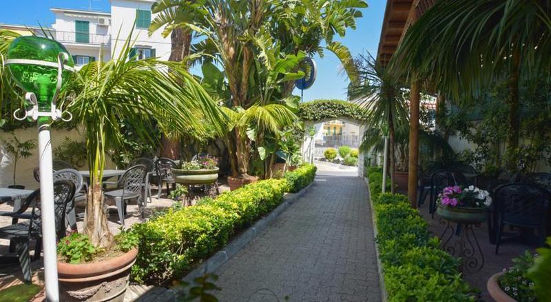 Charme Hotel La Villa Tina Isquia Exterior foto