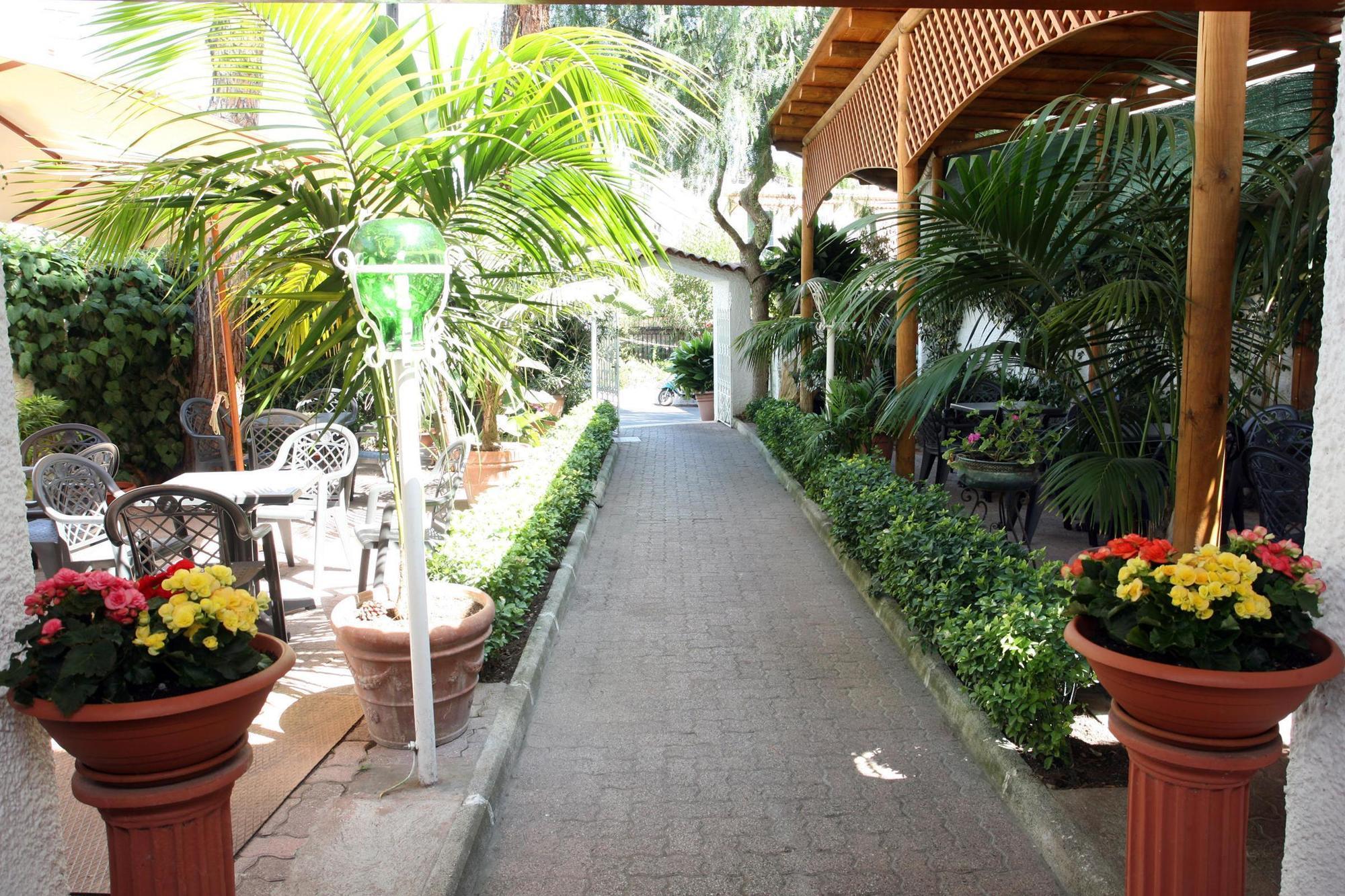 Charme Hotel La Villa Tina Isquia Exterior foto