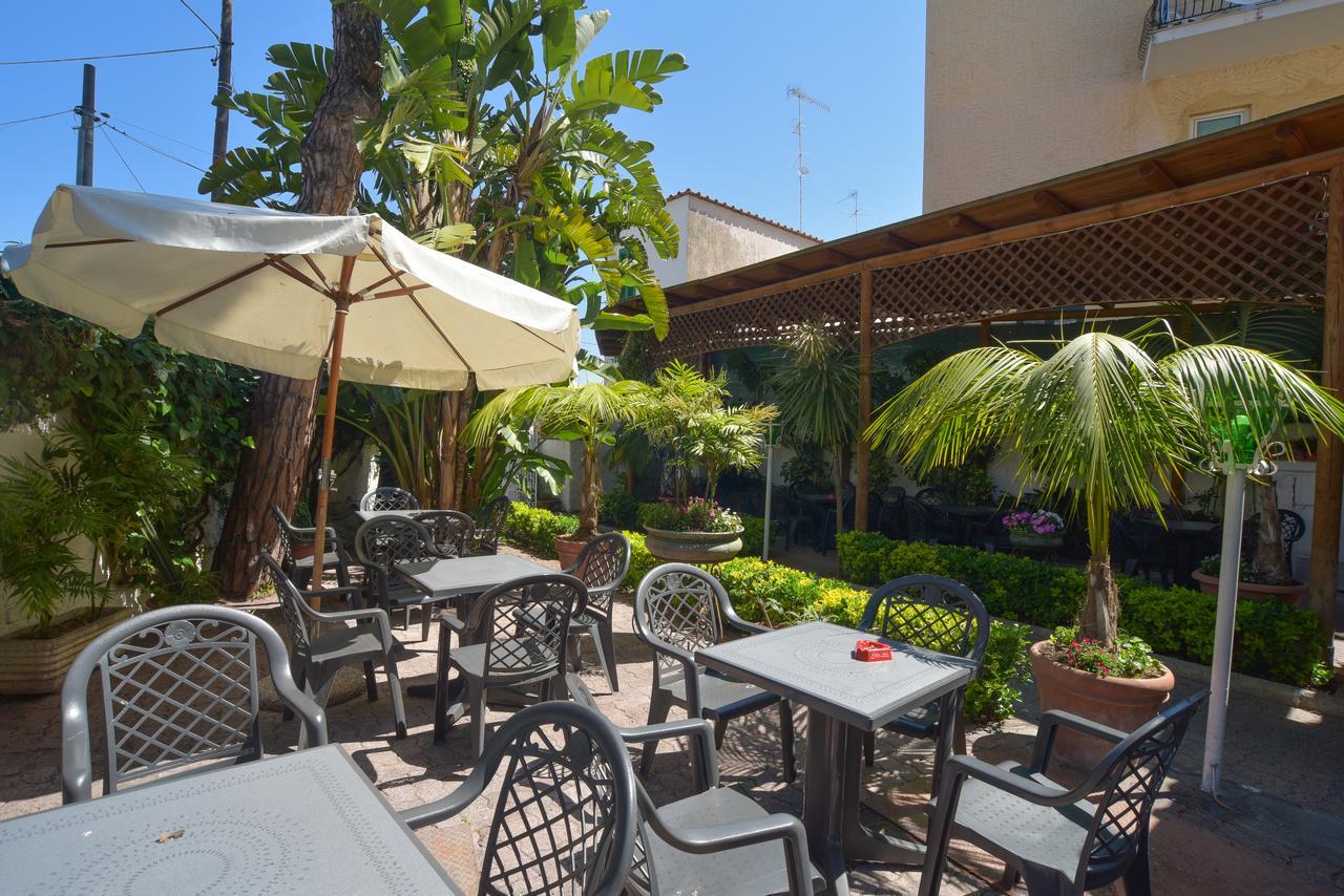 Charme Hotel La Villa Tina Isquia Exterior foto
