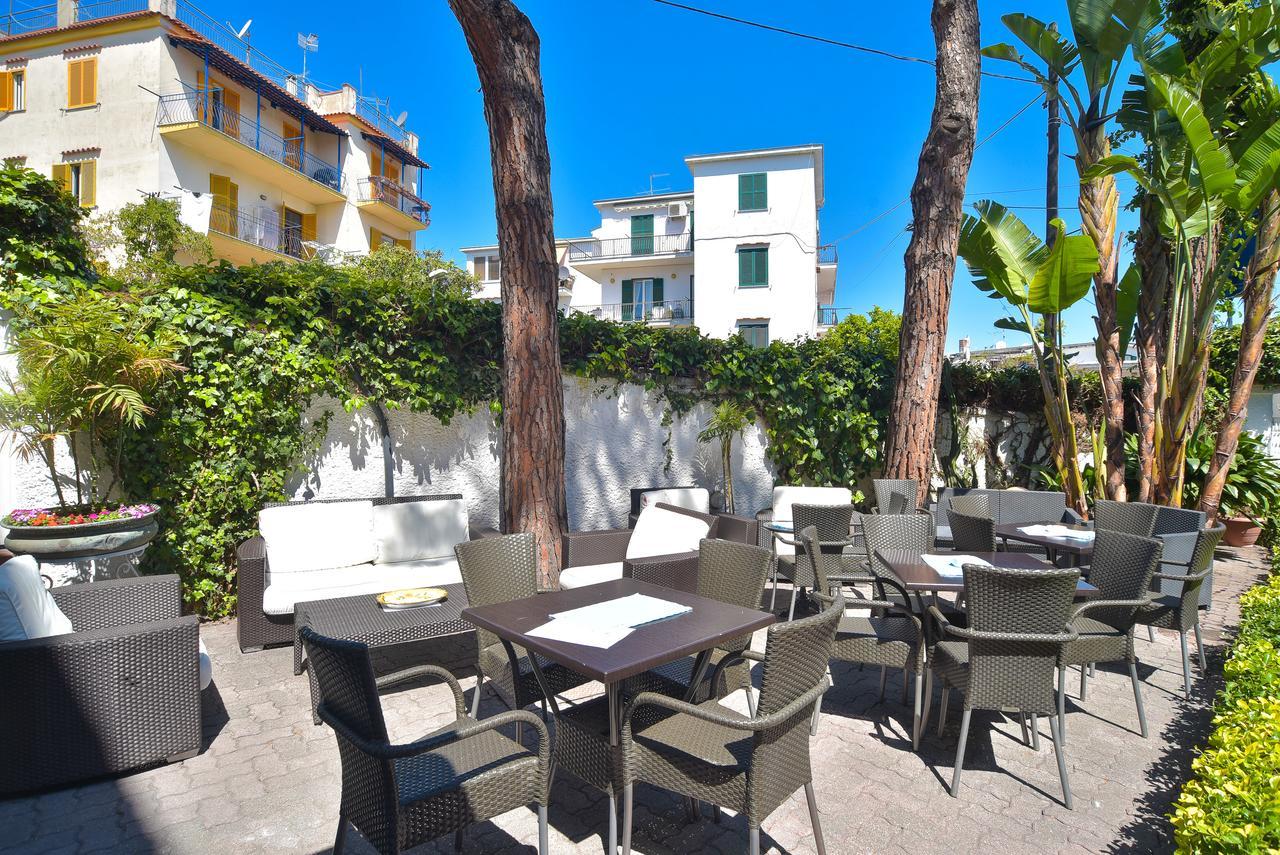 Charme Hotel La Villa Tina Isquia Exterior foto
